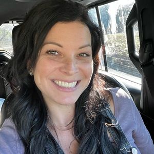 Meet your Posher, Elaine